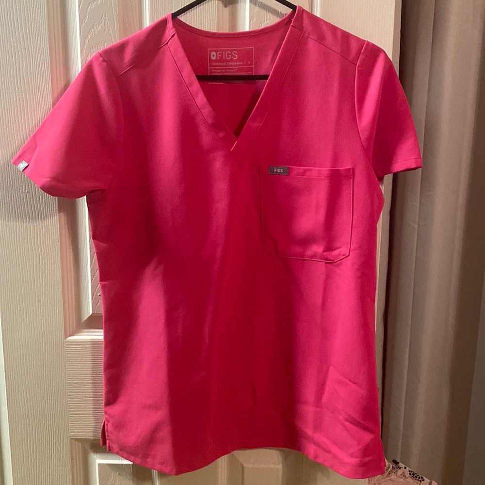 Figs scrub top